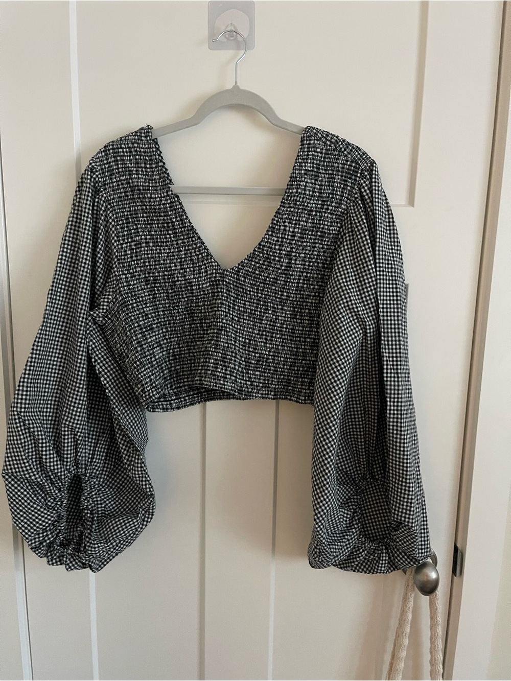Live 4 Truth Black-and-White Gingham Cropped V-Neck Balloon Sleeve Top